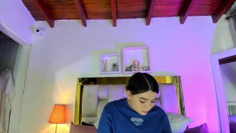 Isabella online show from 12/15/25, 12:09