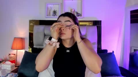 Isabella online show from 03/02/26, 12:01