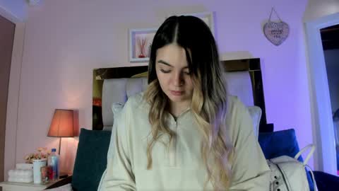 Isabella online show from 05/01/26, 12:10