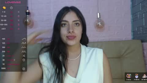 Snapshot of _emma_diamond_ chatting on 12/29/24, 06:38 Emma online show from 12/29/24, 06:38