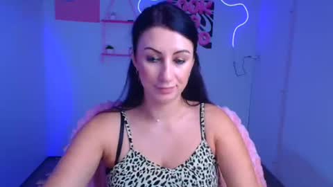 Snapshot of _emma_lay chatting on 11/01/25, 12:51 Emma online show from 11/01/25, 12:51