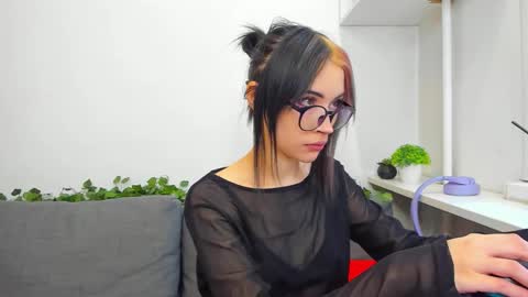 Emma online show from 03/28/26, 06:35