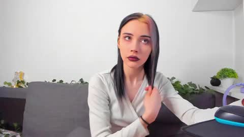 Emma online show from 03/29/26, 06:24