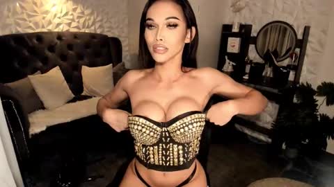 Snapshot of _enchantress_samira_ chatting on 02/12/26, 06:41 GODDESS SAMIRA online show from 02/12/26, 06:41