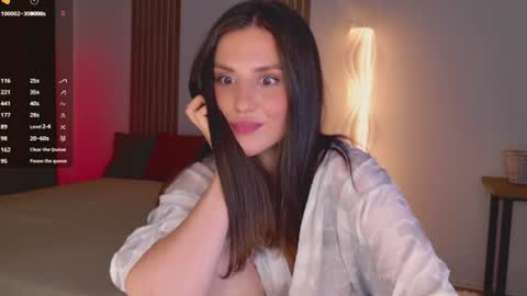 _esmeraldiyaa_ online show from 07/03/26, 08:59