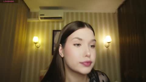 Snapshot of _eva_lee chatting on 09/10/25, 03:56 Alice online show from 09/10/25, 03:56