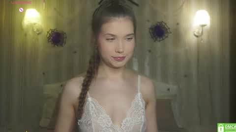 Snapshot of _eva_lee chatting on 11/08/25, 09:02 Alice online show from 11/08/25, 09:02