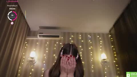 Snapshot of _eva_lee chatting on 12/05/25, 05:20 Alice online show from 12/05/25, 05:20