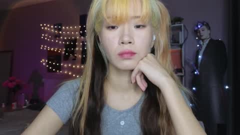 EveEva online show from 11/22/25, 02:21