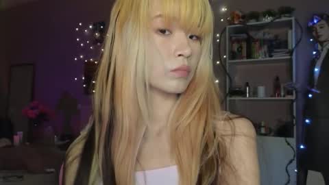 EveEva online show from 11/26/25, 04:57