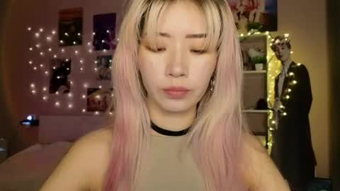 EveEva online show from 04/18/26, 01:09