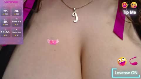 Snapshot of _evoni_b chatting on 09/15/25, 08:20 evoni online show from 09/15/25, 08:20