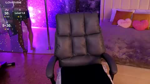  F R A U  online show from 10/13/25, 01:05