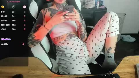 Snapshot of _feralberry__ chatting on 12/03/24, 03:09 Alis online show from 12/03/24, 03:09