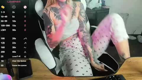 Snapshot of _feralberry__ chatting on 12/07/24, 05:48 Alis online show from 12/07/24, 05:48