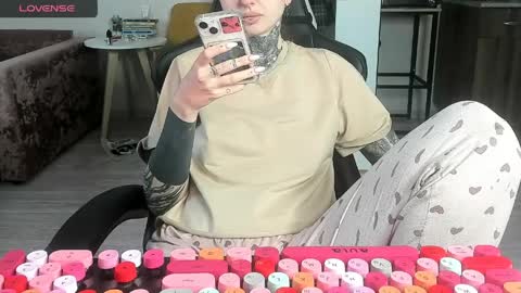 Alis online show from 03/30/26, 08:15