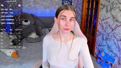 Snapshot of _flowersweet_ chatting on 10/15/25, 02:39 Kate online show from 10/15/25, 02:39