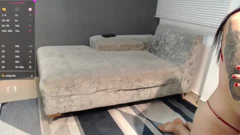 Laura  Juan online show from 02/12/25, 08:07