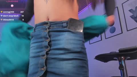 Snapshot of _giarose chatting on 01/29/25, 09:39 Gia Rose online show from 01/29/25, 09:39