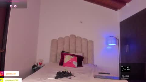 Snapshot of _giovaa_ chatting on 11/20/25, 07:46 G I O V A online show from 11/20/25, 07:46