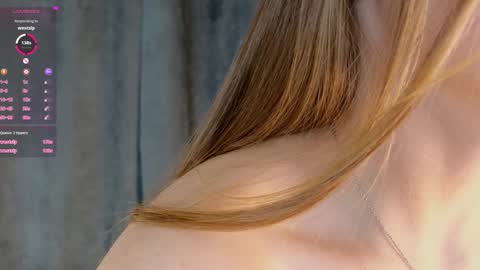 Snapshot of _green_green_ chatting on 01/07/25, 04:18 Milly online show from 01/07/25, 04:18