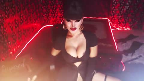 Snapshot of _hailyourqueenx chatting on 12/22/24, 01:01 GoDDess Chloe online show from 12/22/24, 01:01