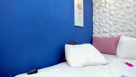 Snapshot of _hanna_bakerr_ chatting on 10/21/25, 09:48 Hanna online show from 10/21/25, 09:48