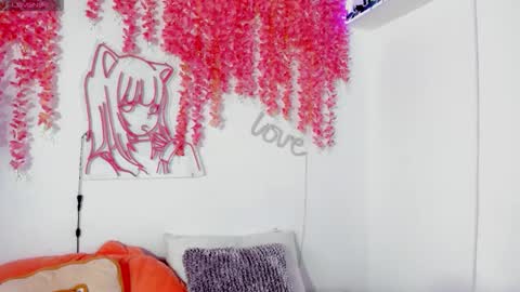 Hanna Botero online show from 10/15/25, 12:33