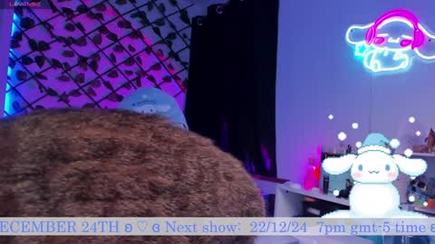 Snapshot of _heavenly_blue_ chatting on 12/22/24, 07:54 Bluey online show from 12/22/24, 07:54
