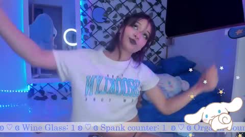 Snapshot of _heavenly_blue_ chatting on 03/04/25, 08:02 Bluey online show from 03/04/25, 08:02