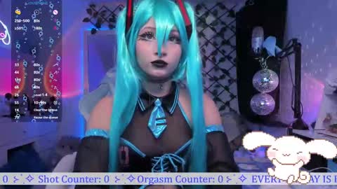 Snapshot of _heavenly_blue_ chatting on 10/11/25, 03:06 Bluey online show from 10/11/25, 03:06