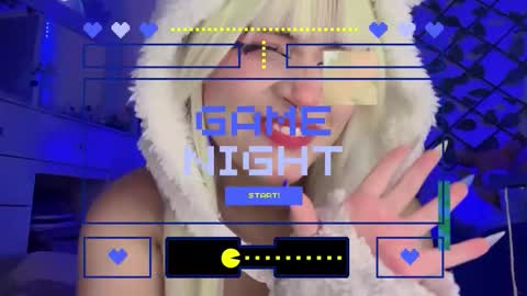 Snapshot of _heavenly_blue_ chatting on 11/17/25, 12:16 Bluey online show from 11/17/25, 12:16