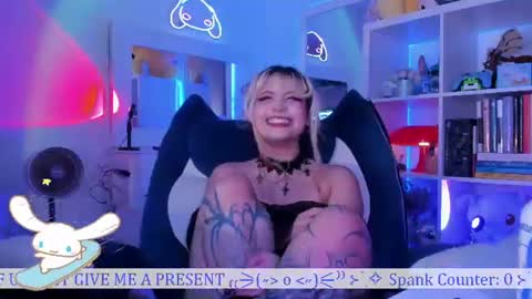 Snapshot of _heavenly_blue_ chatting on 07/14/26, 02:05 Bluey online show from 07/14/26, 02:05