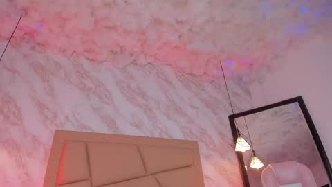 Hollywood online show from 04/19/26, 06:24