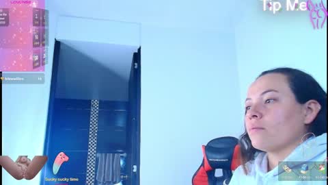 Snapshot of _honey1_ chatting on 09/24/25, 01:03 Honey online show from 09/24/25, 01:03