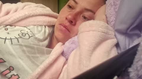 Snapshot of _honey1_ chatting on 10/08/25, 12:25 Honey online show from 10/08/25, 12:25