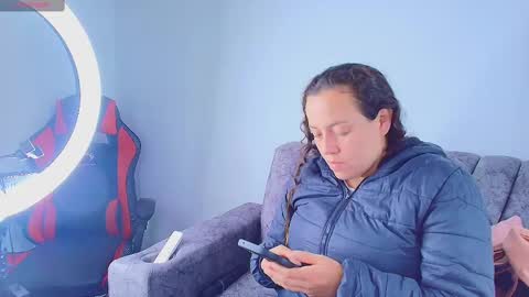 Snapshot of _honey1_ chatting on 10/17/25, 02:41 Honey online show from 10/17/25, 02:41