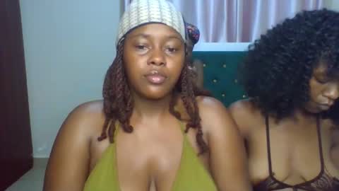 _honey_bloom online show from 02/15/26, 08:02