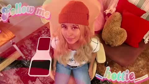 _hottie__ online show from 02/15/25, 11:36