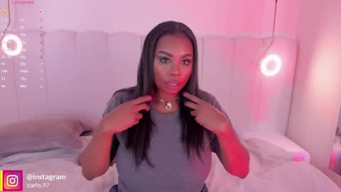 Snapshot of _huge_boobs_ebony chatting on 11/14/25, 08:07 Darlis online show from 11/14/25, 08:07