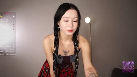 Snapshot of _in_the_end_ chatting on 07/28/26, 04:39 you Mia online show from 07/28/26, 04:39