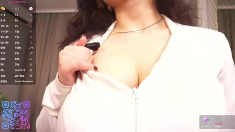 Snapshot of _inner_glow_ chatting on 05/15/26, 06:15 Emily online show from 05/15/26, 06:15