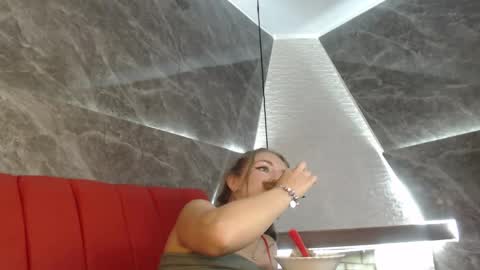 Isa online show from 02/11/25, 05:29