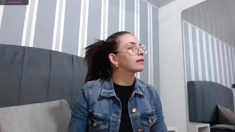 Isa online show from 02/23/25, 11:44