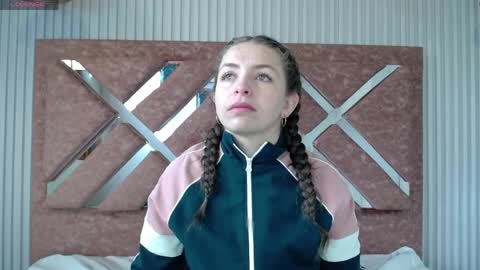 Isa online show from 04/07/26, 12:27