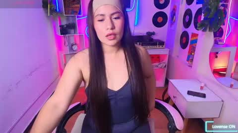 Snapshot of _isabellaaa__ chatting on 07/21/26, 11:56 sara online show from 07/21/26, 11:56