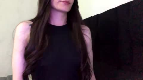 Snapshot of _itsleia7_ chatting on 02/14/25, 08:05 online show from 02/14/25, 08:05