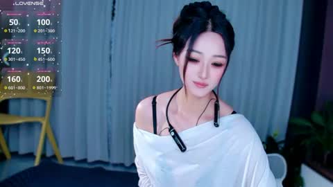 Snapshot of _iuiu_ chatting on 06/24/26, 06:07 UU online show from 06/24/26, 06:07