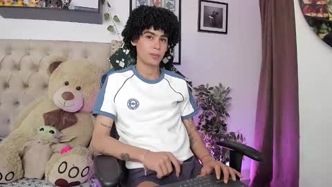 Snapshot of _jaay77 chatting on 12/13/24, 10:55 Jay online show from 12/13/24, 10:55