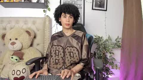 Snapshot of _jaay77 chatting on 12/18/24, 11:30 Jay online show from 12/18/24, 11:30